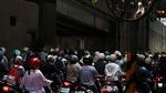 Air Terjun Skuter, Jalan Layang Dipadati Motor Saat Jam Sibuk