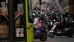 Air Terjun Skuter, Jalan Layang Dipadati Motor Saat Jam Sibuk