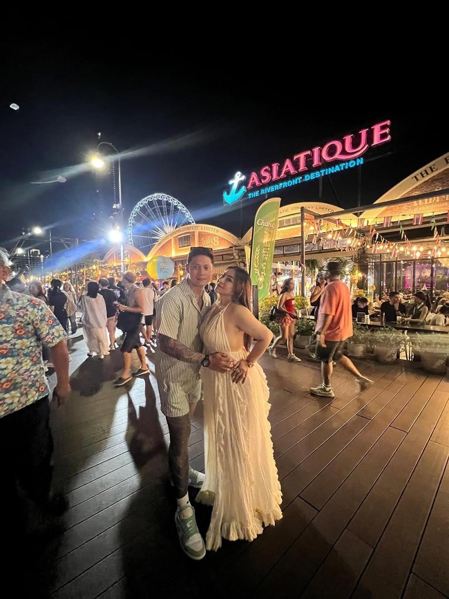 Seru! Potret Anisa Bahar saat Kulineran di Thailand hingga Bali