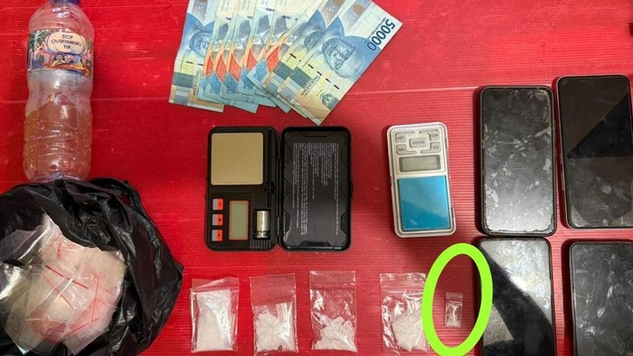 Barang bukti narkotika yang disita polisi. (dok Polsek Singingi Hilir)