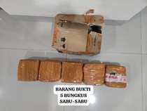 Wanita Residivis Kendalikan Sindikat 5 Kg Sabu di Makassar, Kurir Ditangkap