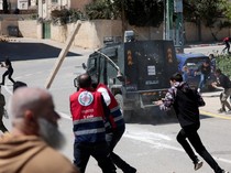 Bentrokan Pecah Saat Pemakaman Warga Palestina di Tepi Barat