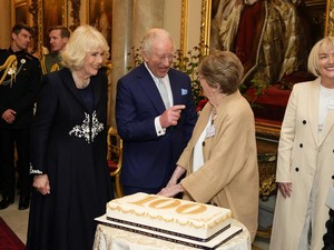 Video: Momen Keluarga Kerajaan Inggris Rayakan 100 Tahun Kelahiran Ratu Elizabeth II