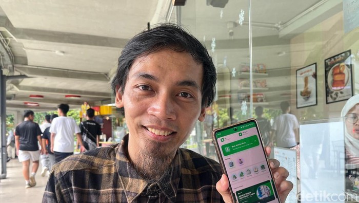 Dari Antre Jadi Rezeki, Jastiper Raup Cuan Rp 300 Ribu/Hari