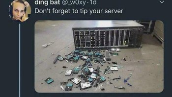 Jangan lupa ‘tip’… tapi bukan begini. Server jatuh, komponen berantakan—kerugian bukan cuma perangkat, tapi juga data Foto: Boredpanda