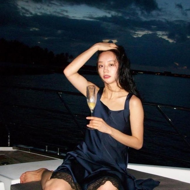 6 Gaya Hyeri Girls Day Nikmati Liburan Mewah, Naik Kapal Pesiar di Maldives