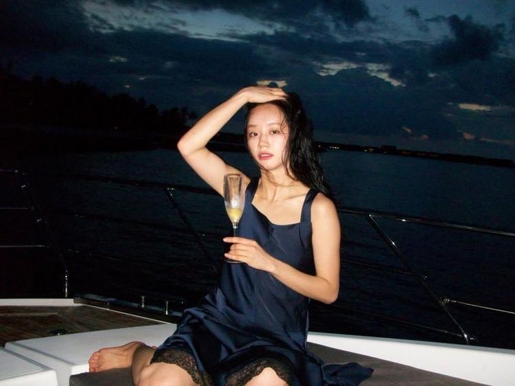 6 Gaya Hyeri Girls Day Nikmati Liburan Mewah, Naik Kapal Pesiar di Maldives