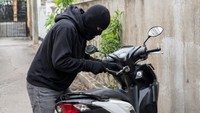 Aksi Maling Motor di Depok Kocar-kacir Lalu Lepas Tembakan