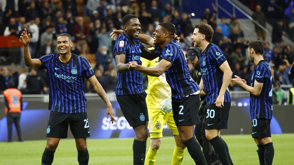 Inter Milan benar-benar gila di leg kedua semifinal Coppa Italia 2025/2026. (REUTERS/Alessandro Garofalo)