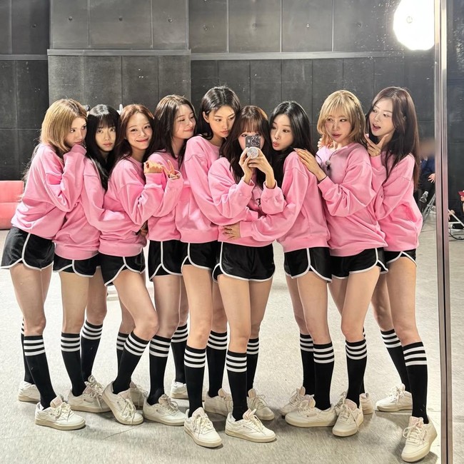 Foto: Kim Sejeong Hingga Jeon Somi Reunian, Siap Tur Konser Bareng I.O.I