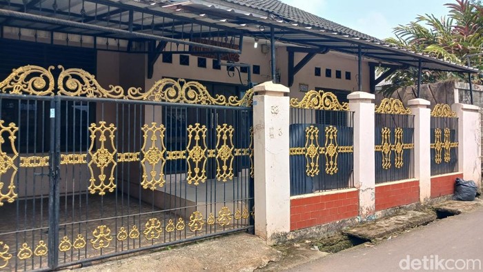 Rumah singgah Julia Perez.