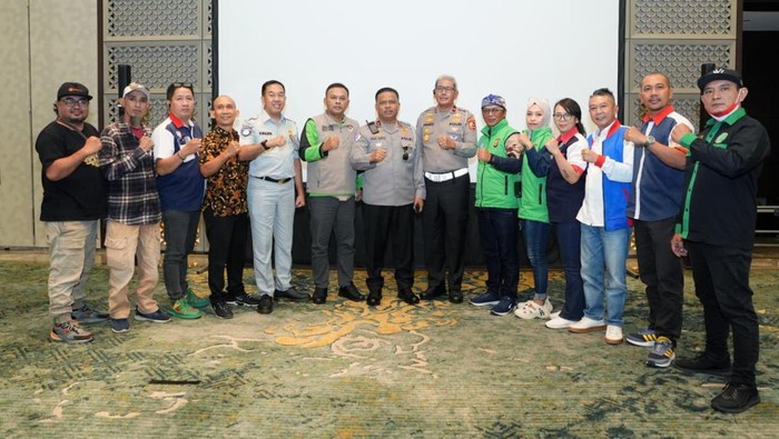 Kakorlantas bersilaturahmi dengan perwakilan pengemudi ojek online (ojol) dari berbagai daerah di Nusantara. (Dok. ist)