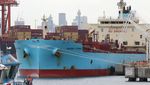 Kapal Tanker Maersk Cyprus Bersandar di Sydney, Aktivitas Pelabuhan Botany Ramai
