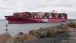 Kapal Tanker Maersk Cyprus Bersandar di Sydney, Aktivitas Pelabuhan Botany Ramai