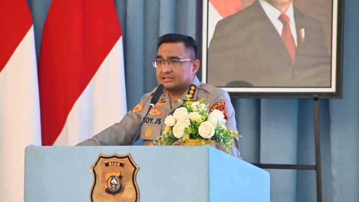 Kepala Biro SDM Polda Riau Kombes Boy Jeckson Situmorang