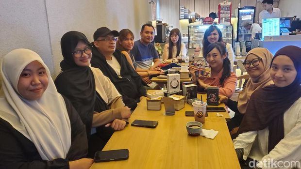 Komunitas Tarot Full Moon Surabaya.
