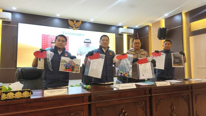 Konferensi pers penyelundupan kendaraan bermotor ilegal ke Timor Leste di Mako Dit Reskrimsus Polda Jateng, Kecamatan Banyumanik, Kota Semarang, Rabu (22/4/2026).