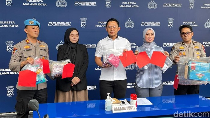 Konferensi pers ungkap pembuangan bayi.