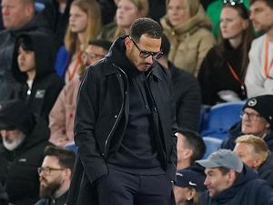 100-an Hari Liam Rosenior Latih Chelsea: 23 Laga, Tamat usai 5 Kalah Beruntun