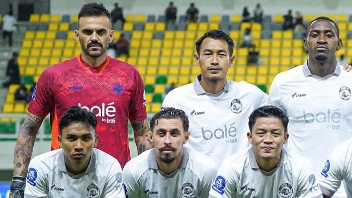 Lucas Frigeri dan Gustavo Franca bersama penggawa lain Arema FC