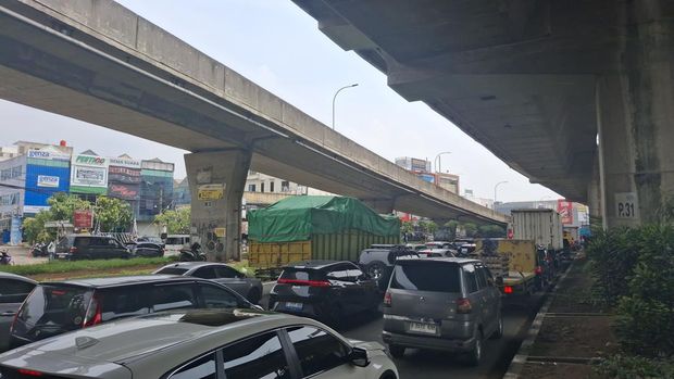 Macet di Jalan Sholeh Iskandar Bogor (Sholihin/detikcom)