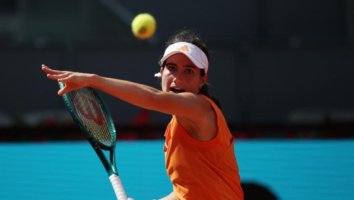 Tennis - Madrid Open - Park Manzanares, Madrid, Spain - April 22, 2026 Spains Carlota Martinez Cirez in action during her round of 128 match against Turkeys Zeynep Sonmez REUTERS/Isabel Infantes