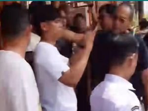 Kronologi Pria Makassar Diduga Aniaya Driver Ojol Wanita-Nyaris Diamuk Massa