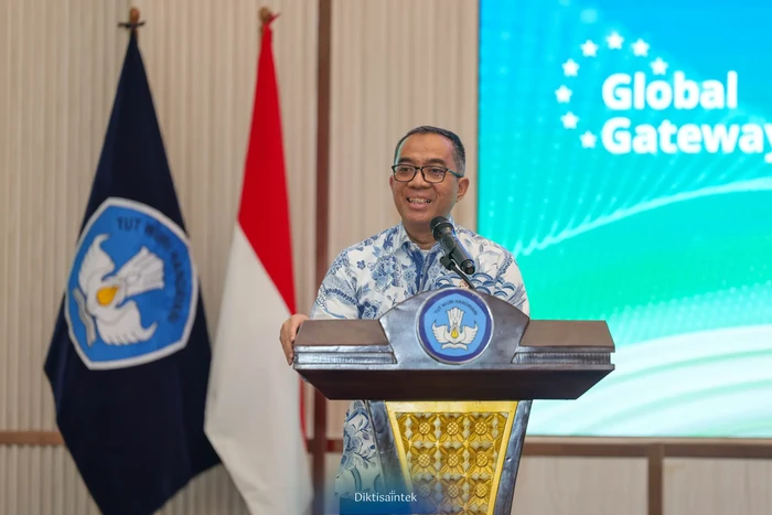 Mendiktisaintek Brian Yuliarto
