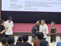 Di Hadapan Seskab, Tangis Siswa SR Pecah Cerita Belum Pernah Sekolah