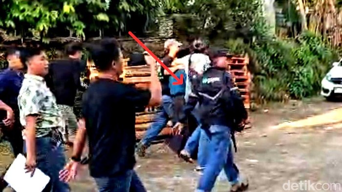 Oknum guru ngaji saat pelaku ditangkap tim reserse Polres Pamekasan