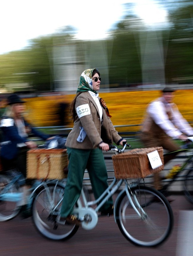 Parade Pesepeda Klasik Warnai London