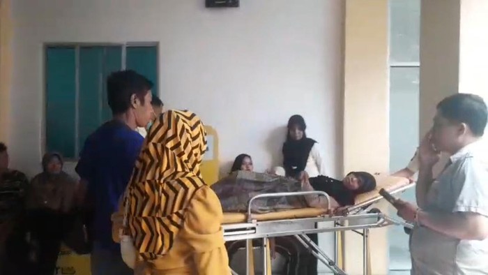 Pasien dugaan malpraktik di Medan saat mendatangi Rumah Sakit. (Rechtin Hani Ritonga/detikSumut)