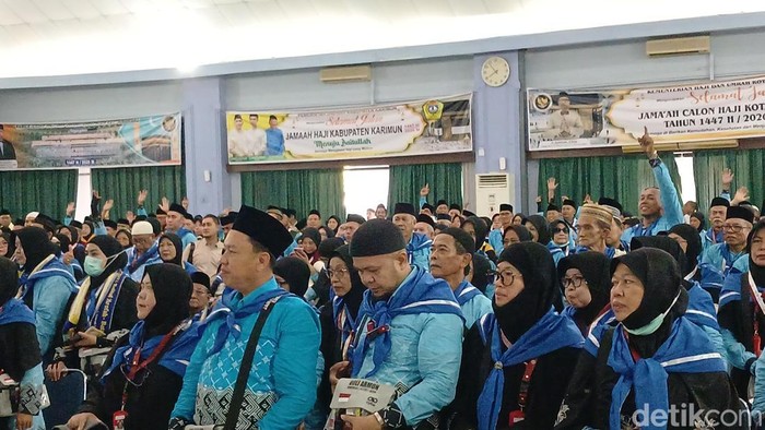 Pelepasan jemaah haji kloter pertama embarkasi Batam di Asrama haji Batam. (Foto: Alamudin Hamapu/detikSumut)