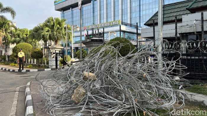 Penampakan kantor Gubernur Kaltim pasca-Aksi 21 April