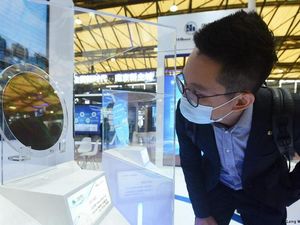 Perang Chip AS-China, Siapa yang Kuasai Masa Depan AI?