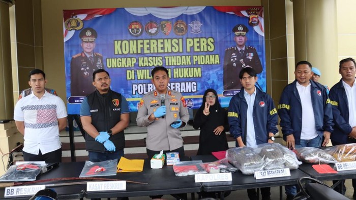 Polres Serang mengungkap kasus pencurian bermotor menggunakan senjata api. (Dok. Istimewa)