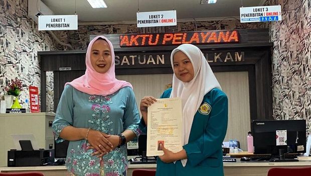 Polwan Polda Metro Jaya dan polres jajaran mengenakan kebaya memperingati Hari Kartini 21 April 2026.