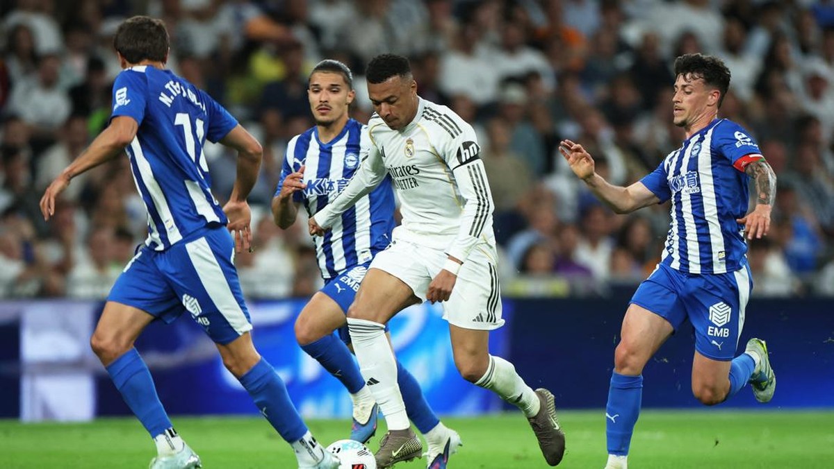 Real Madrid menang 2-1 atas Alaves dalam lanjutan LaLiga (Foto: REUTERS/Isabel Infantes)