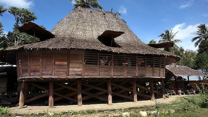 Rumah Omo Hada (Doc. Pariwisata Indonesia/ pariwisataindonesia.id)