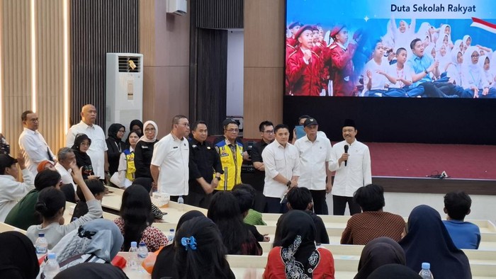 Seskab dan Mensos tinjau sekolah rakyat di Pejompongan