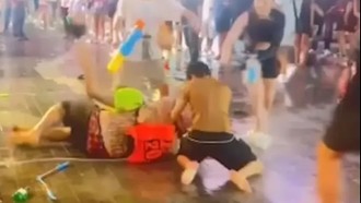 Terungkap! Aksi Bullying Berkedok Main Air di Festival Songkran