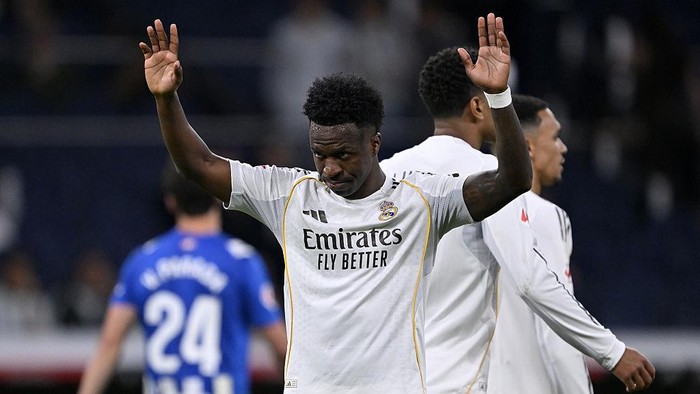 MADRID, SPAIN - APRIL 21: Vinicius Junior of Real Madrid celebrates after scoring a goal during the La Liga Matchday 33 match between Real Madrid and Deportivo Alaves at Estadio Santiago Bernabeu on April 21, 2026 in Madrid, Spain. (Photo by Burak Akbulut/Anadolu via Getty Images)