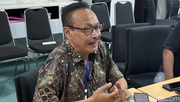 Wakil Rektor I Bidang Pendidikan, Kemahasiswaan, dan Alumni Unesa, Martadi