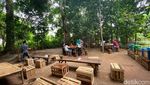 Lokasinya dekat Kuburan, Warung Makan di BSD Ini Justru Laris Manis!