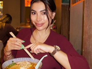 Terapkan Pola Diet Sehat, Yulia Baltschun Tetap Bisa Makan Enak!