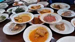 Lamak Bana! 10 Nasi Padang Lezat di Jakarta yang Wajib Dicoba