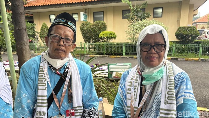 Abdul Syakur (60) dan Roisyatul Khoiriyah Suyoko Siham (56) pasangan suami istri (Pasutri) guru honorer di Kabupaten Probolinggo.