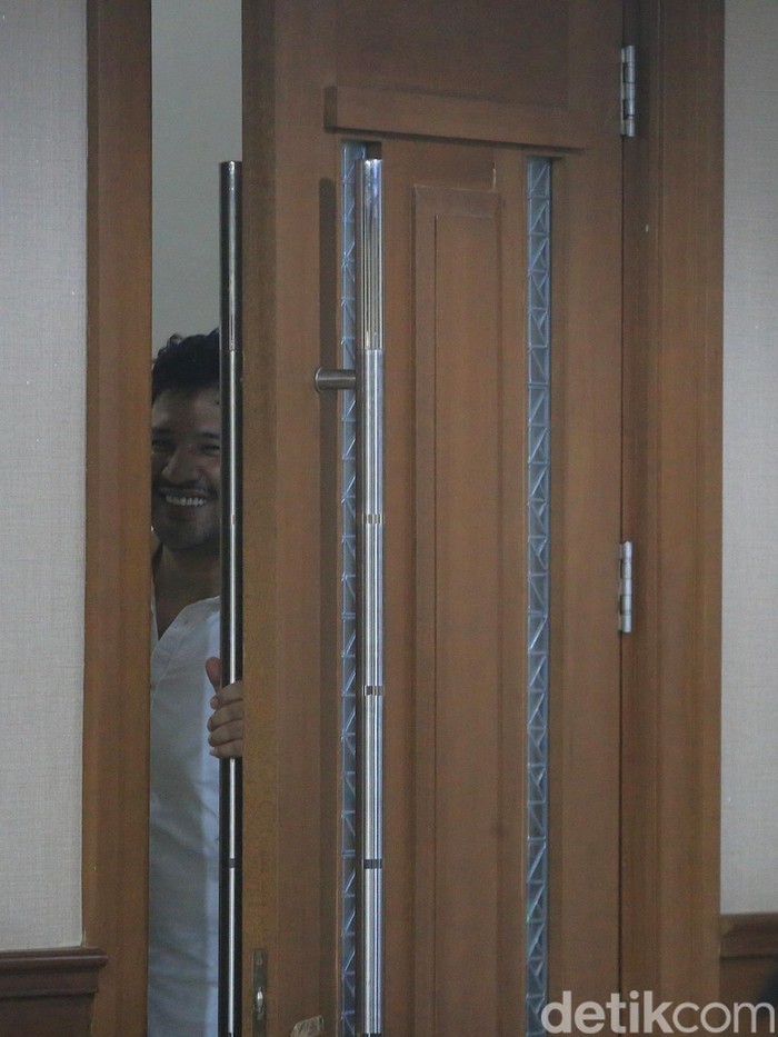 Ammar Zoni Divonis 7 Tahun Penjara