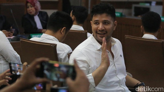 Sidang vonis digelar di Pengadilan Negeri Jakarta Pusat, Kamis (23/4/2026). Ammar diadili dan divonis bersama lima terdakwa lain dalam perkara ini.