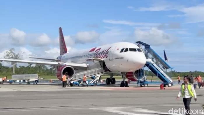 Batik Air mendarat di Bandara Nabire Papua Tengah